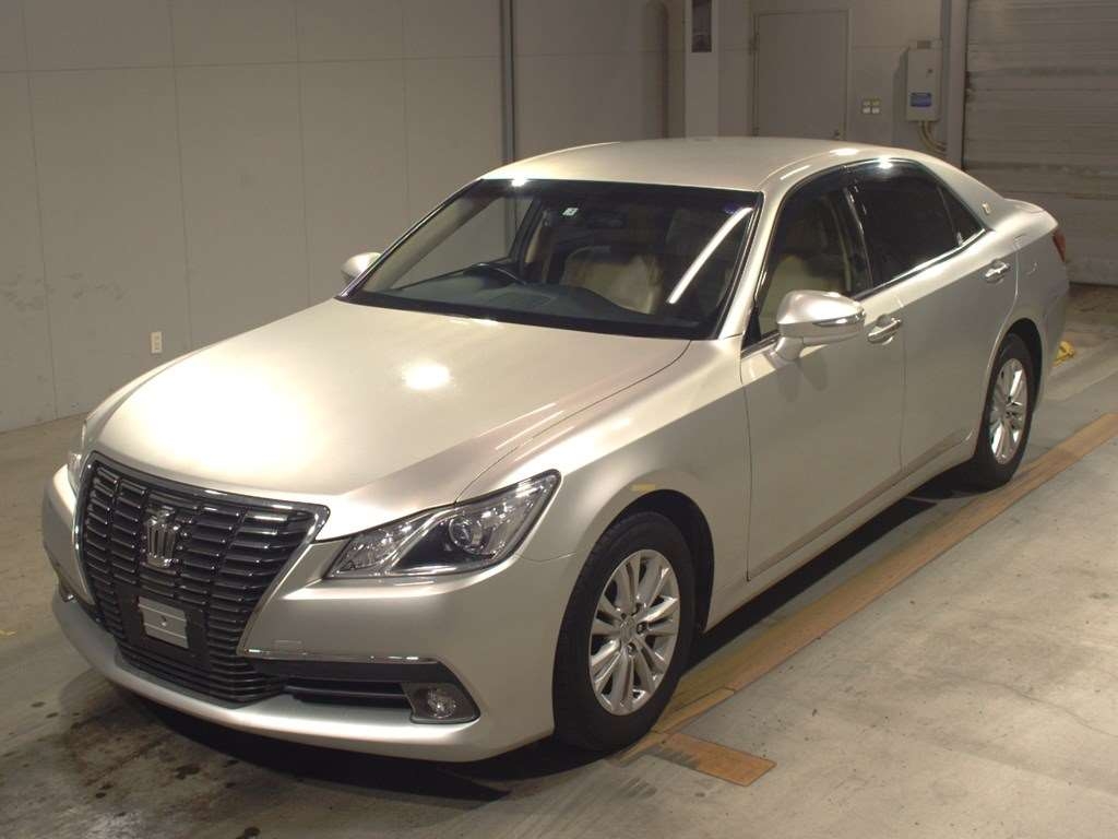 toyota crown 2013