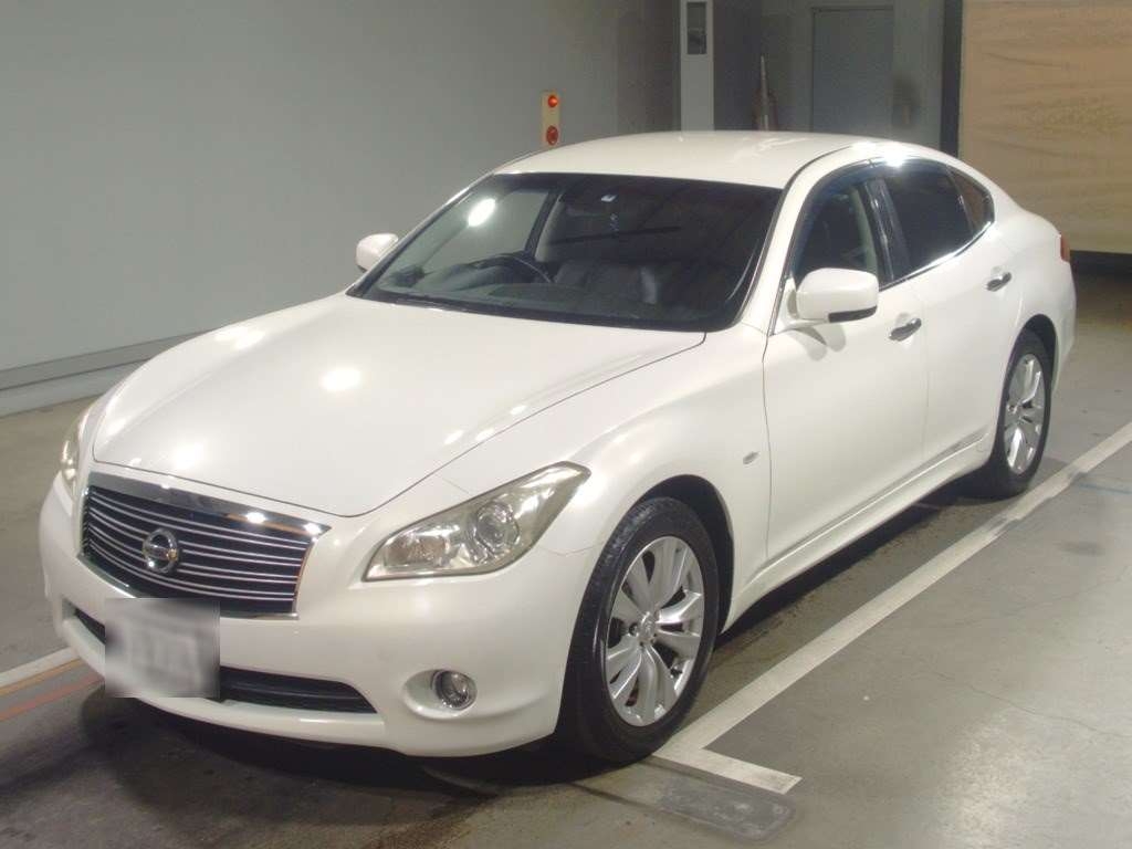 Nissan Fuga 2011