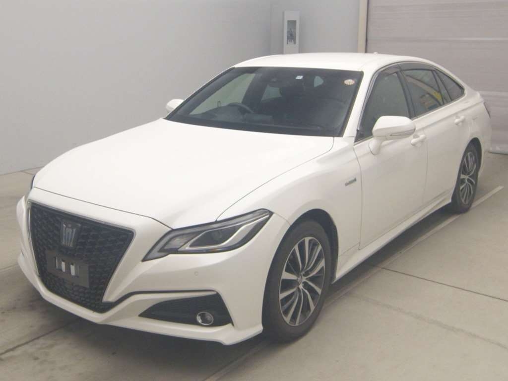 toyota crown 2018