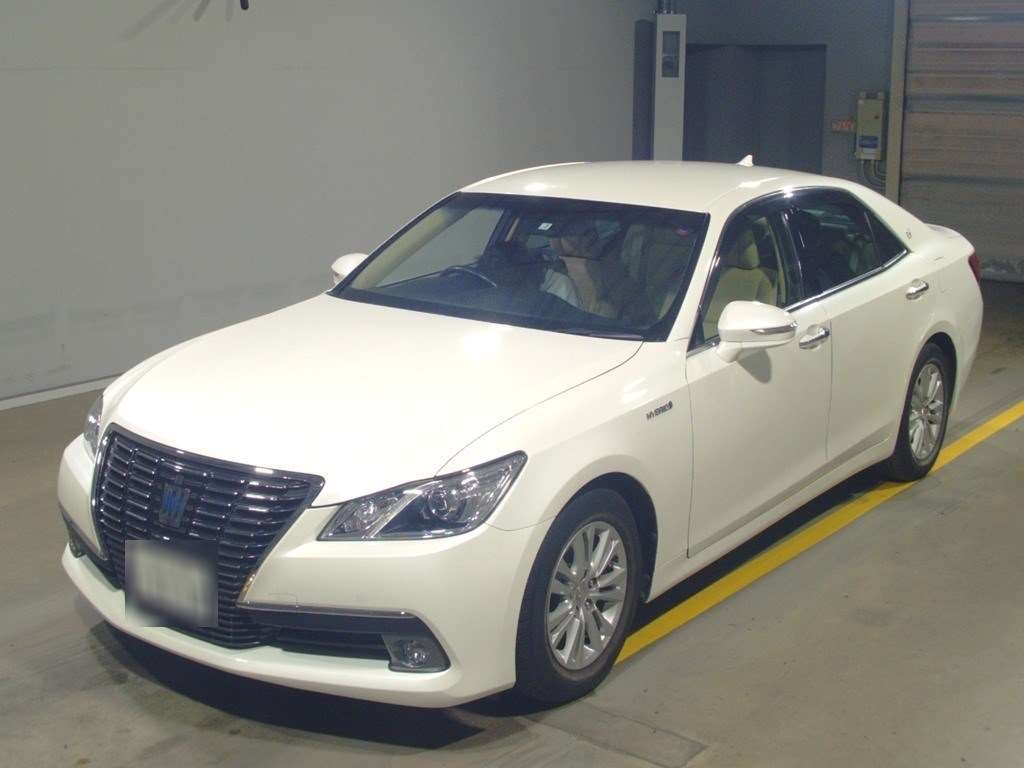 Toyota Crown Royal Saloon 2014