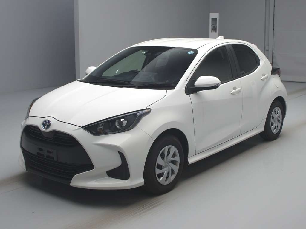 Toyota Yaris Hybrid 2020 белая