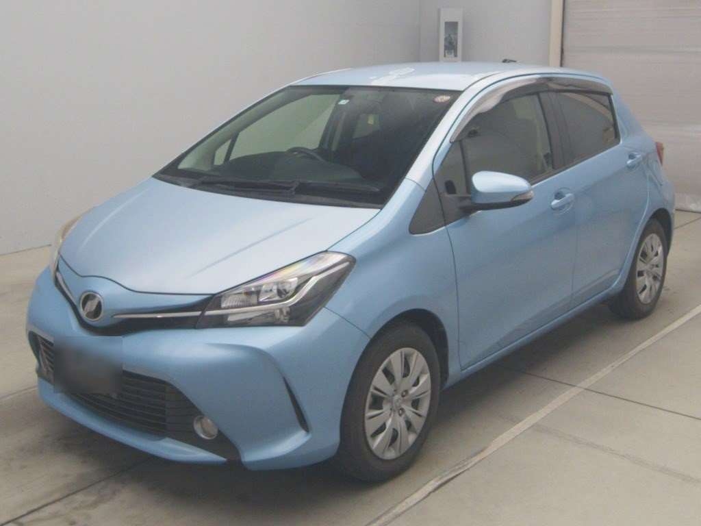 Toyota Vitz 2015