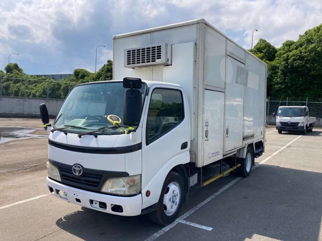 TOYOTA DYNA TRUCK модель кузова: XZU344, коробка: F5, год выпуска: 2007  пробег: 179000км, аукционная оценка: 3.5, объем двигателя: 4000куб. см.,  цвет: Белый, аукцион: TAA Kyushu, номер лота: №63530, Купить авто с аукциона  Японии