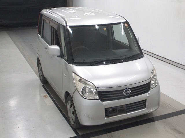 Nissan Roox 2010