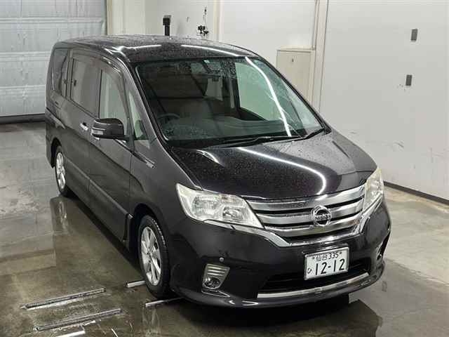 Nissan Serena 2013