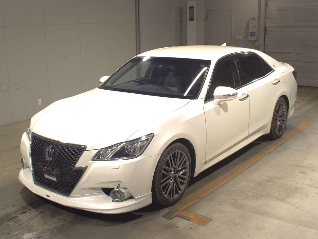 Toyota Crown athlete g 2013