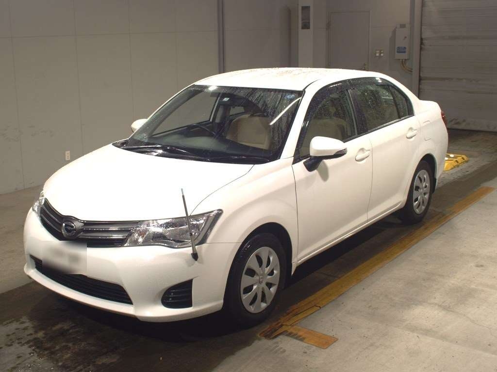 Toyota Corolla Axio 2013