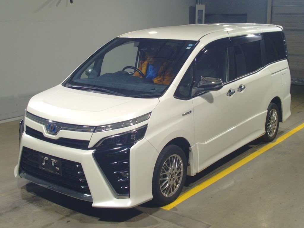 Toyota Voxy Hybrid 2017