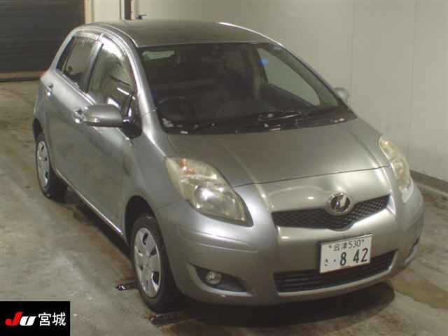 Toyota Vitz 4wd снизу