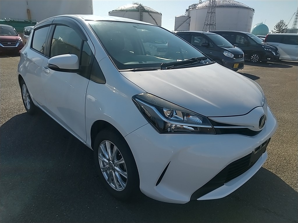 Toyota Vitz 2015