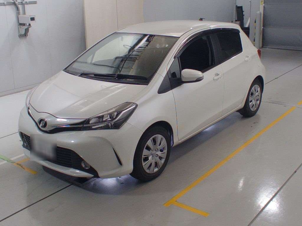 Toyota Vitz 2015