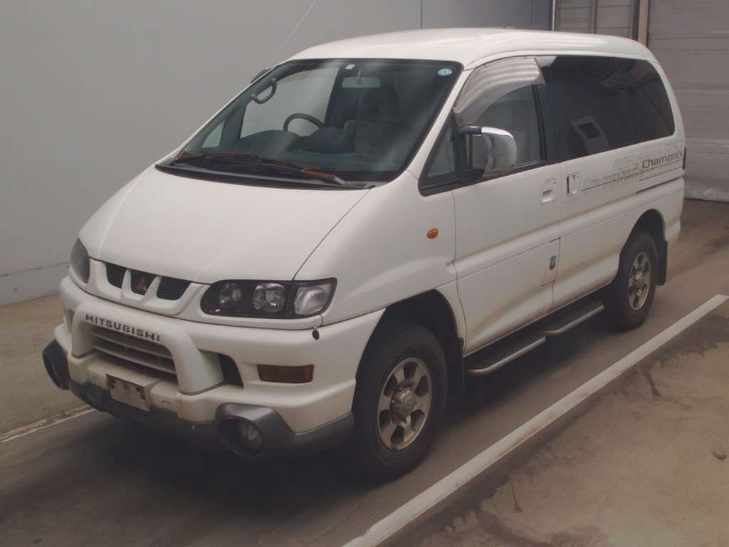 Mitsubishi Delica 2004. Mitsubishi Delica Space Gear. Машина Делика 2004.