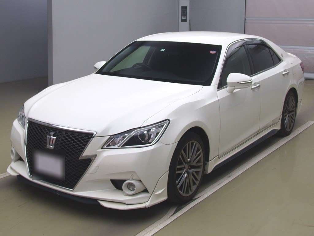 Toyota Crown 2015