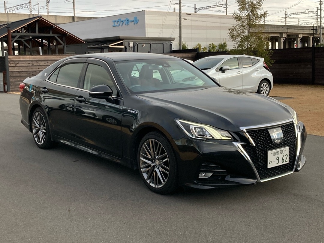 toyota crown 2017