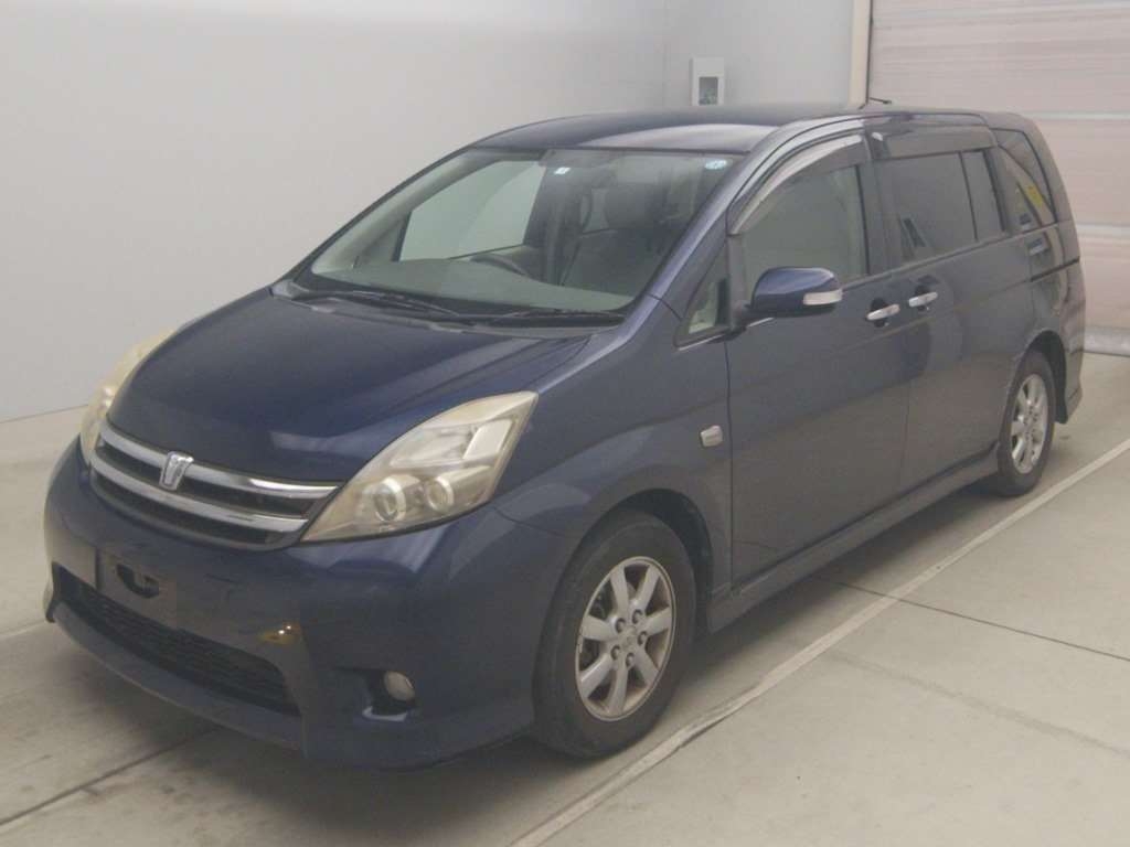 Toyota Isis Platana