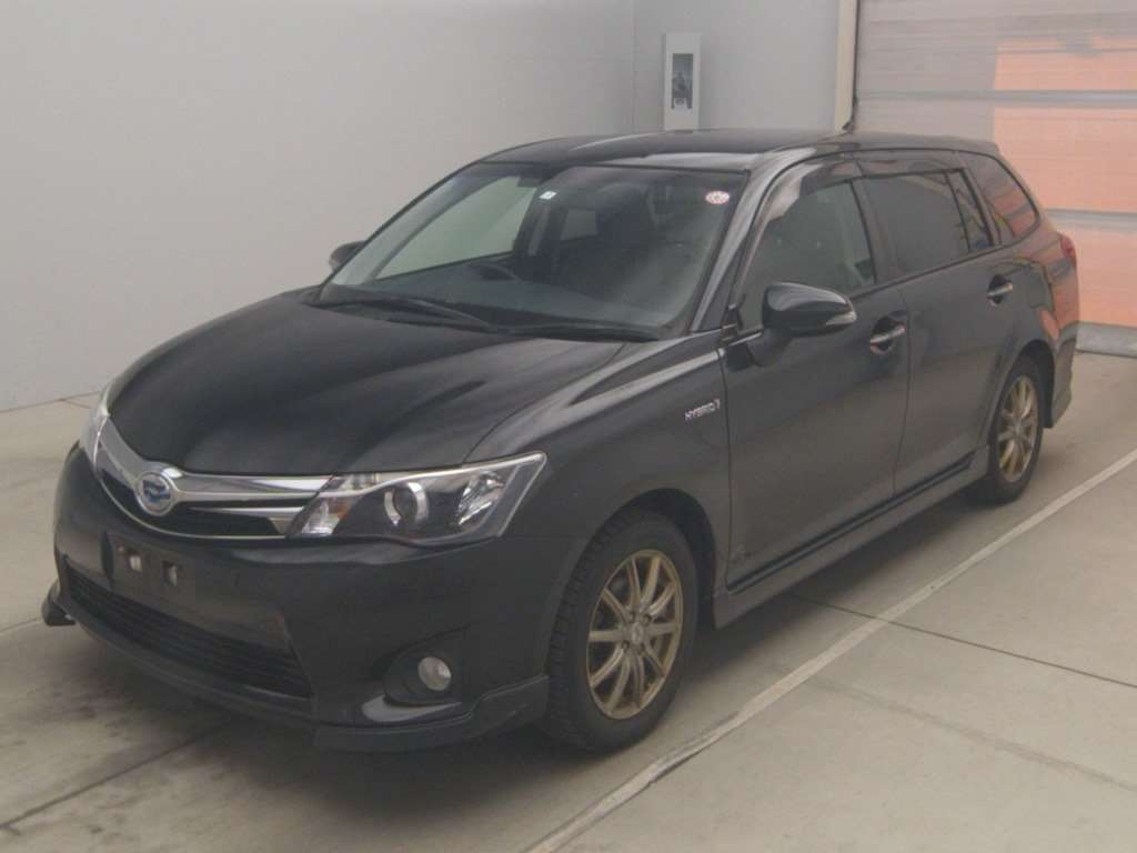 Toyota Corolla Fielder 2015