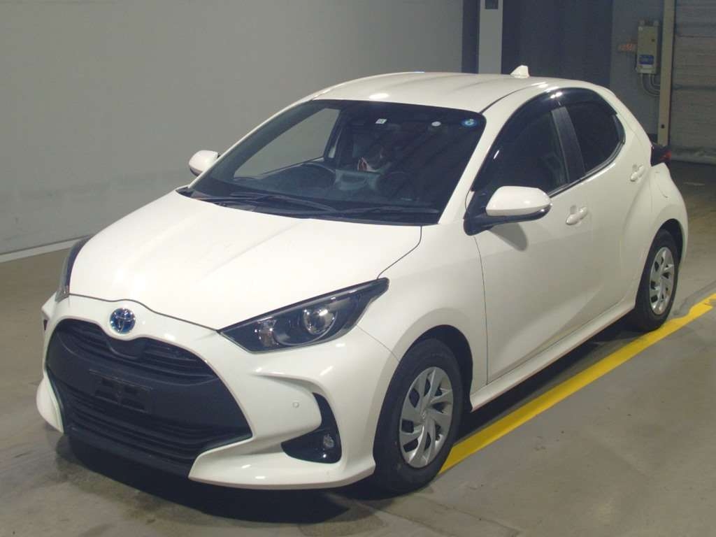 Toyota Yaris Hybrid 2020 белая