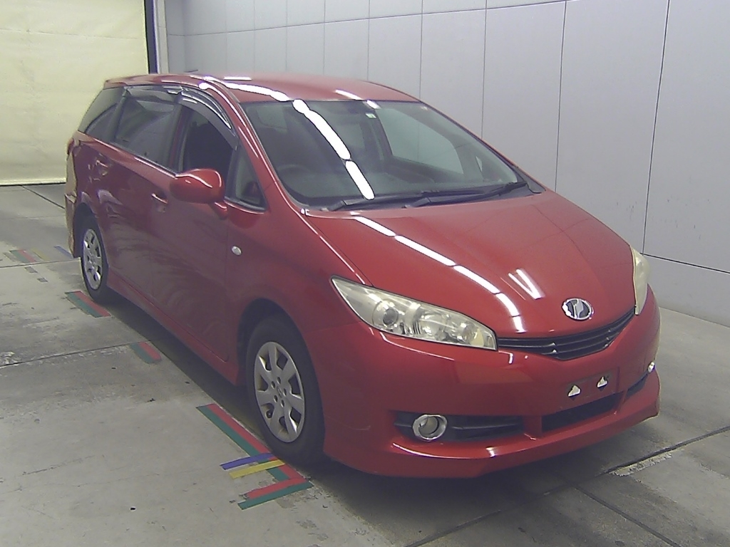 Toyota Wish 2022.