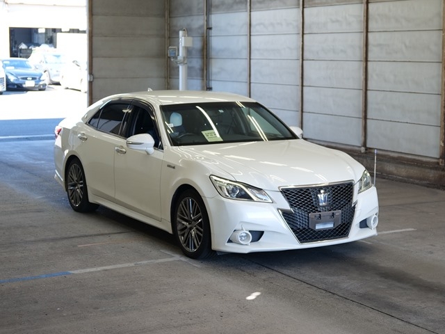 toyota crown 2015