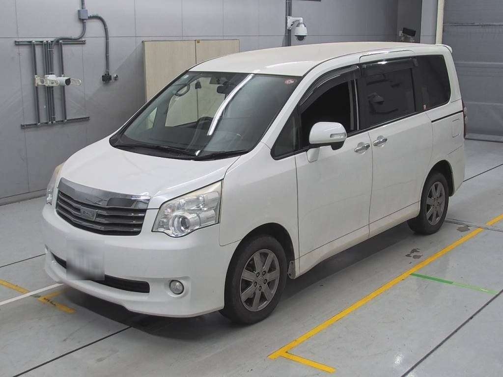 TOYOTA NOAH X SMART EDITION 4WD 2012 года с аукциона CAA Chubu - лот №10203  | Токидоки