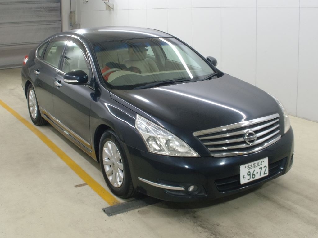 Nissan Fuga 2011 черная