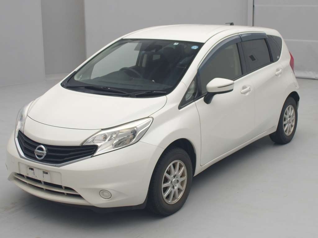 NISSAN NOTE модель кузова: NE12, коробка: FAT, год выпуска: 2015 пробег:  165000км, аукционная оценка: 3, объем двигателя: 1200куб. см., цвет:  Перламутровый, аукцион: TAA Touhoku, номер лота: №70069, Купить авто с  аукциона Японии