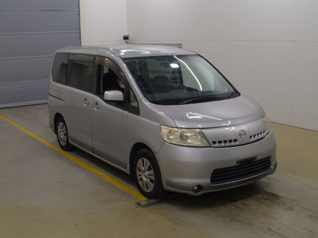 Nissan Serena 2005